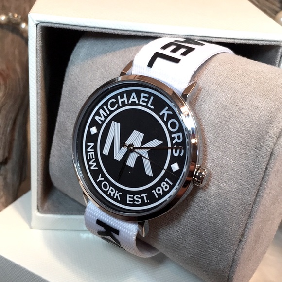 🖤🤍🖤MICHAEL KORS® UNISEX MK Logo Watch🖤🤍🖤 - Picture 4 of 12